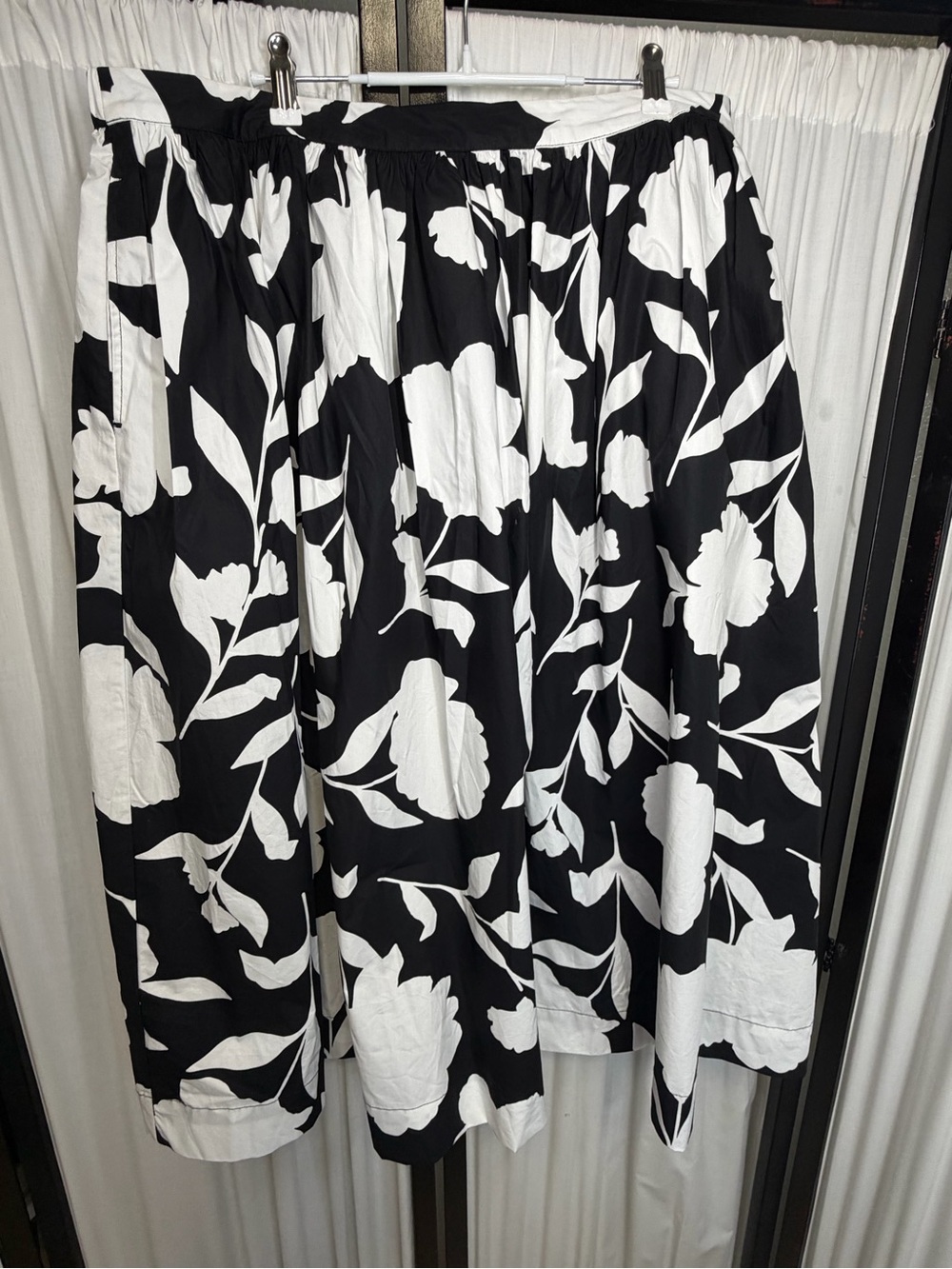 kate spade Black & White Floral Circle Skirt 100% cotton